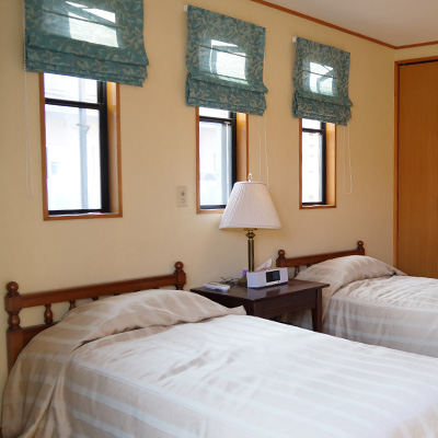 Large wardrobe in the master bedroom. (cabinet, clothes-hanger, suitcase storage inside)